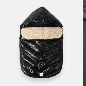 SOLD Enfant Polar Igloo Puffer Bunting Footmuff 0-6M